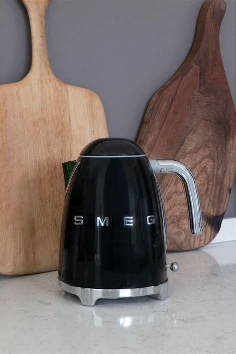 where to buy smeg kettle.